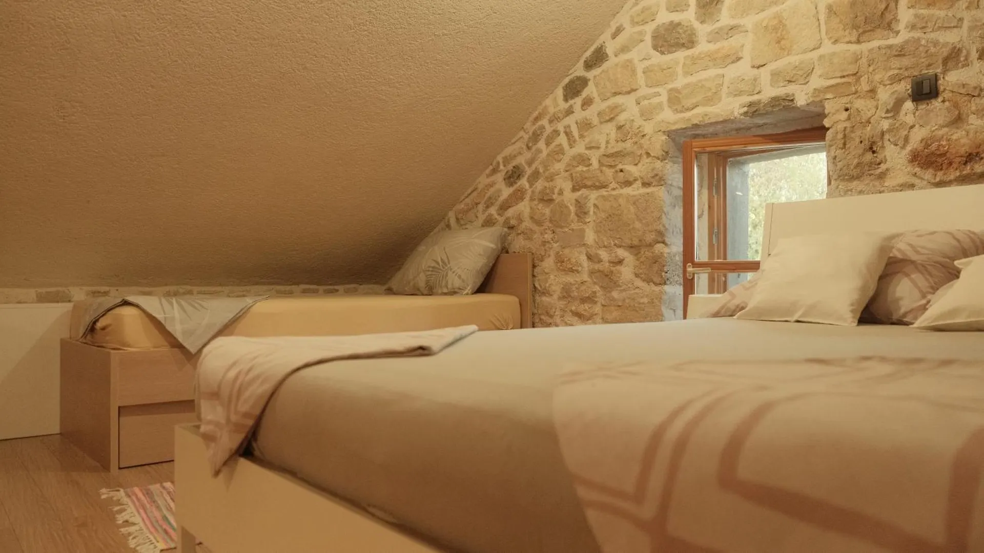 Villa Kamena Kuca Mamma Mia Sukošan 0*,